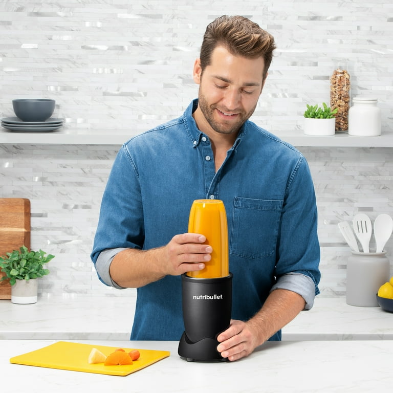 Nutribullet Pro Blender 900w (32 and 24oz Cup) - Black